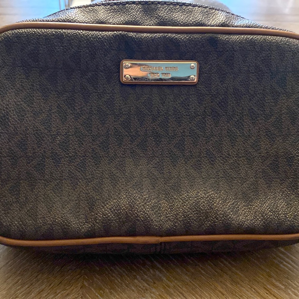 Michael Kors handbag, pre loved in very good condition.